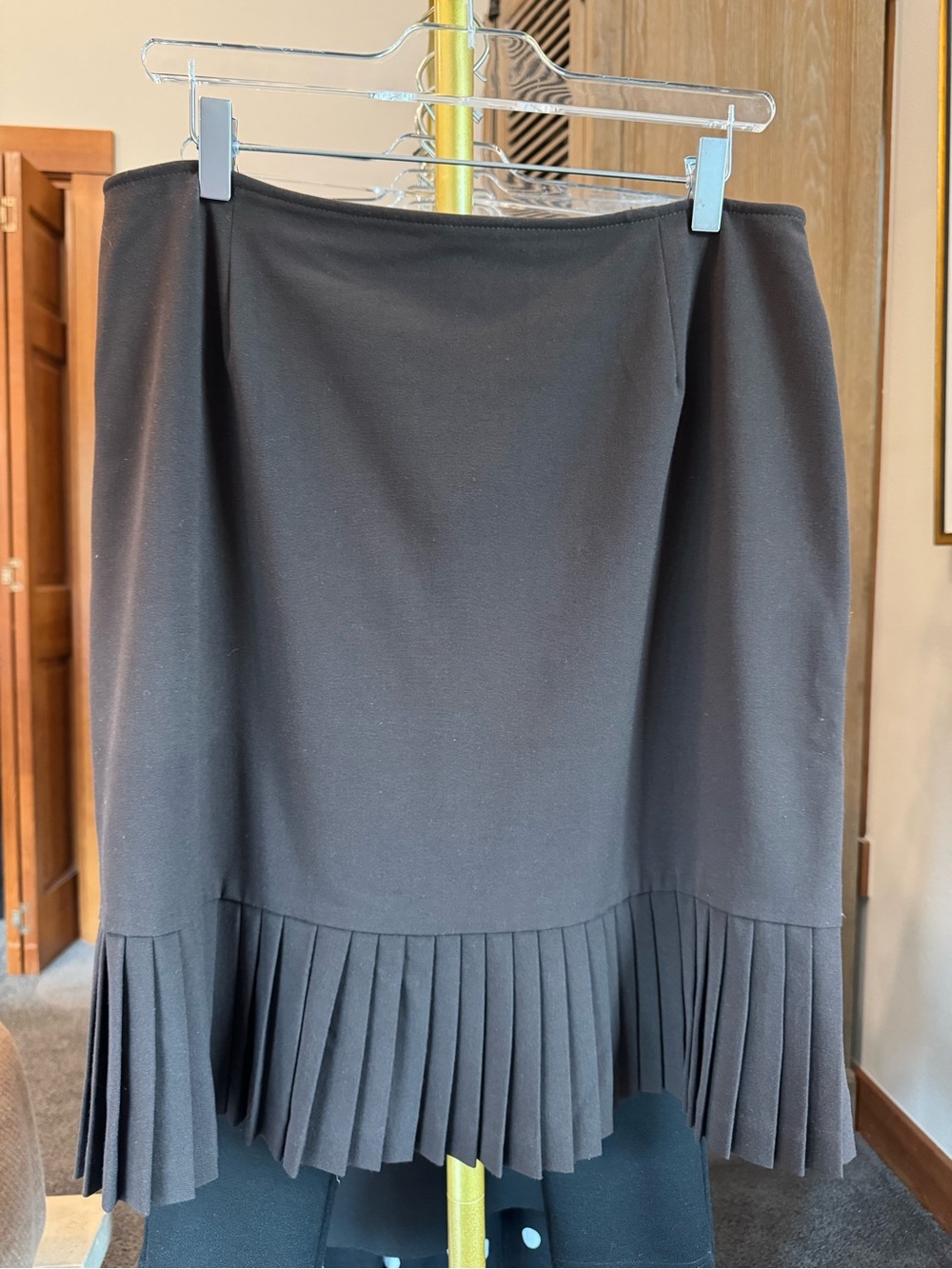 Classic Brown  Pleated-Hem Pencil Skirt